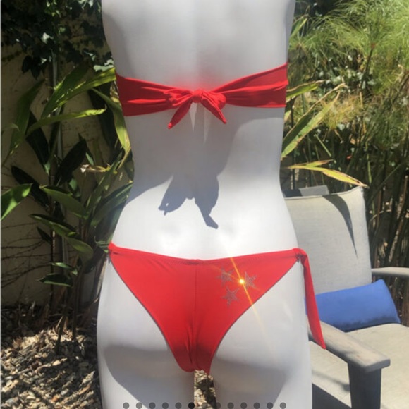 Ordered & it’s way too small. Never worn, still has tags. Size medium. - Picture 3 of 4